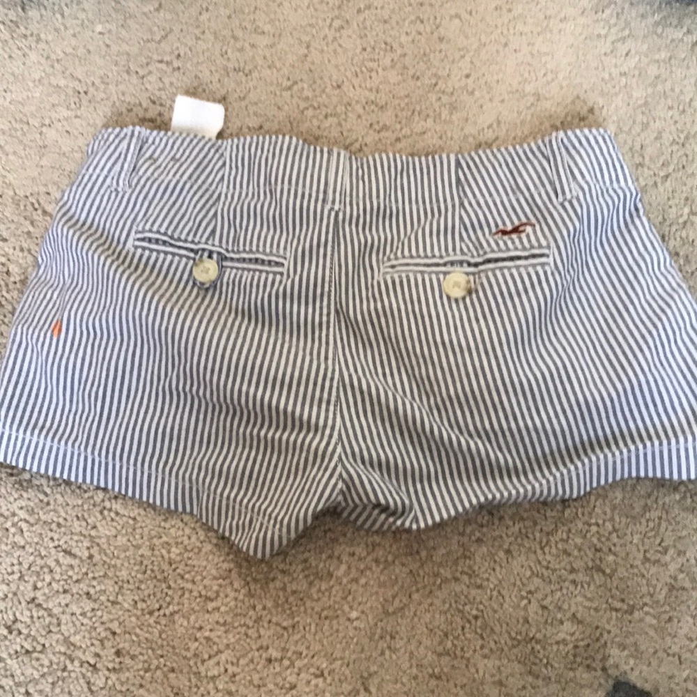 Striped shorts - Picture 2 of 2